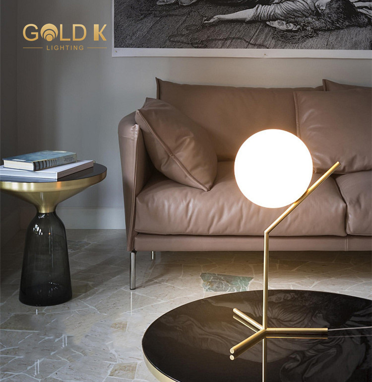 Simple Led Golden Tripod Glass Bulb Commercial Household Table Lamp