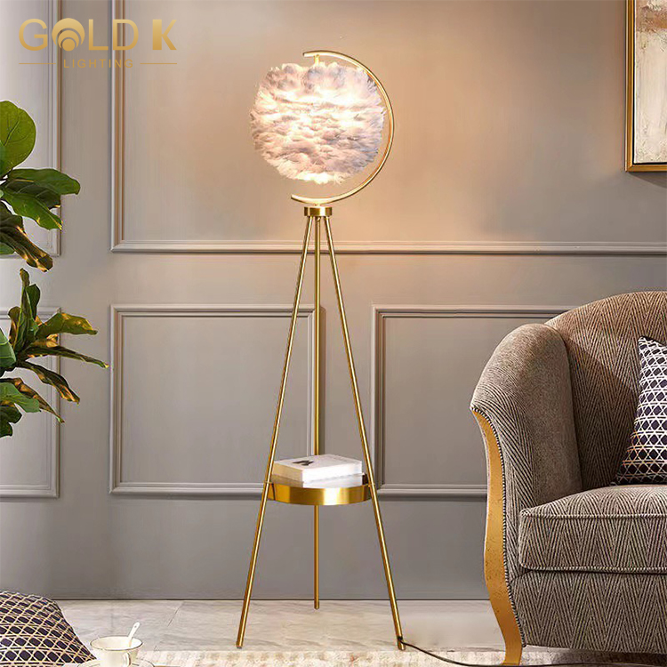 Modern Nordic Art Deco Gold Metal Floor Lamp with White Creative Feather Floor Lamp